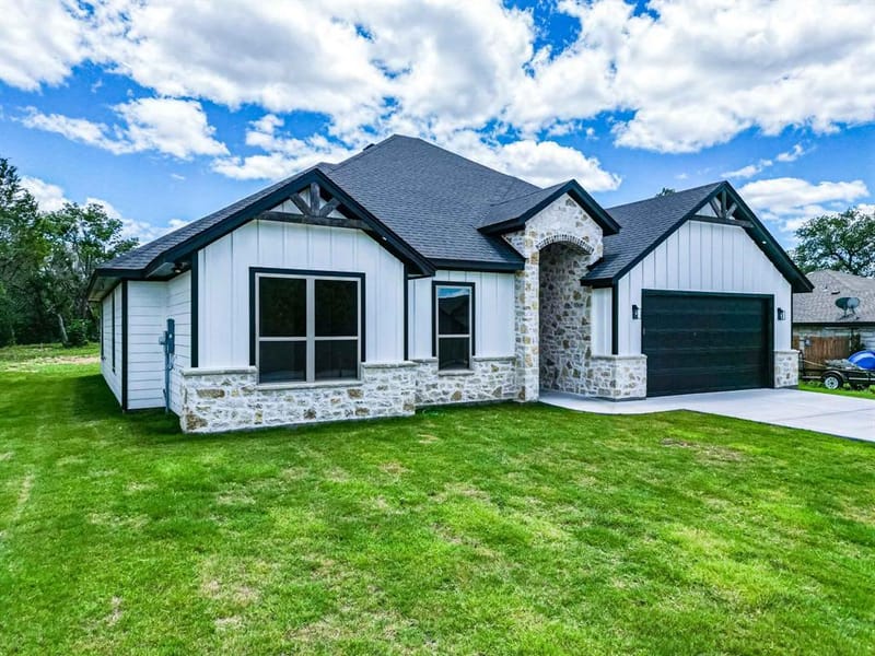 1509 Anaconda Trail, Granbury TX 76048 - Photo 3