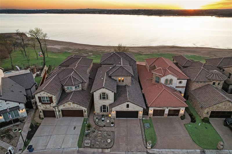 10013 Lakeside Drive, Fort Worth TX 76179 - Photo 4