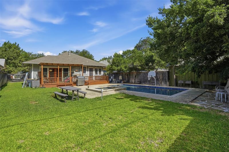 2243 Fairmount Avenue, Fort Worth TX 76110 - Photo 22