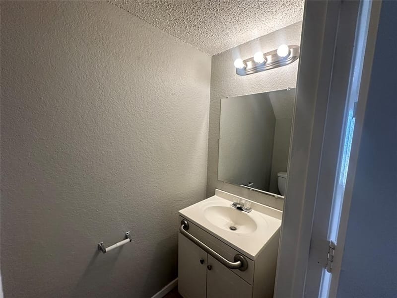 9447 Olde Towne Row, Dallas TX 75227 - Photo 8