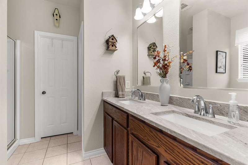 221 Villanova Drive, Van Alstyne TX 75495 - Photo 17