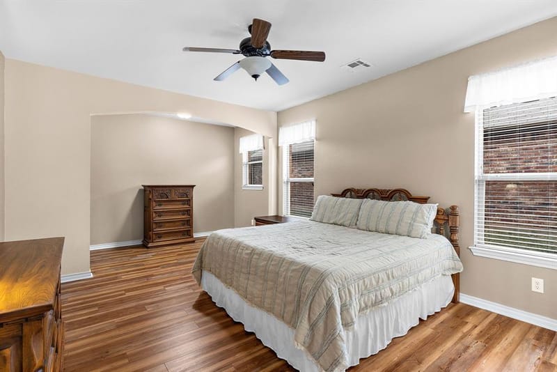 221 Villanova Drive, Van Alstyne TX 75495 - Photo 16