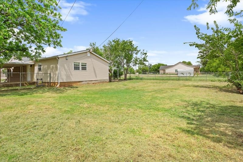 310 Garfield Street, McGregor TX 76657 - Photo 28