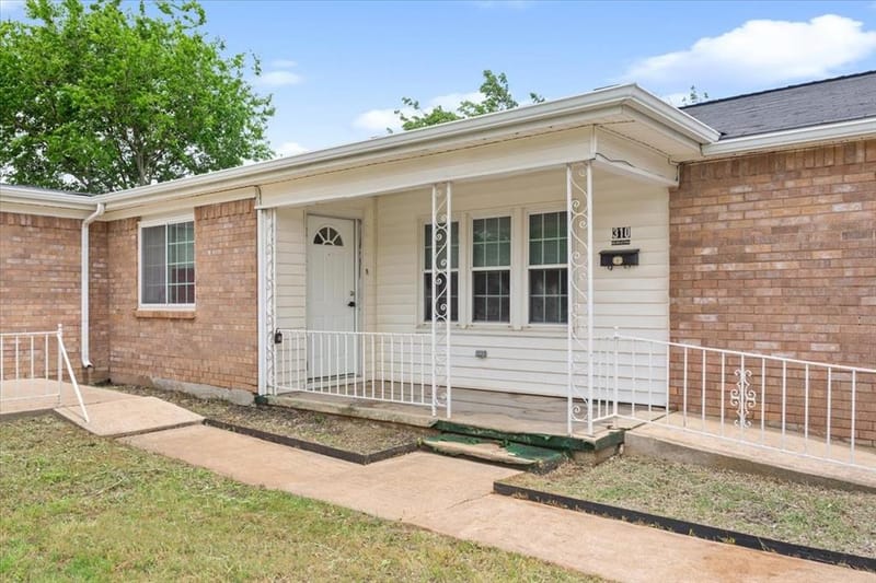 310 Garfield Street, McGregor TX 76657 - Photo 4