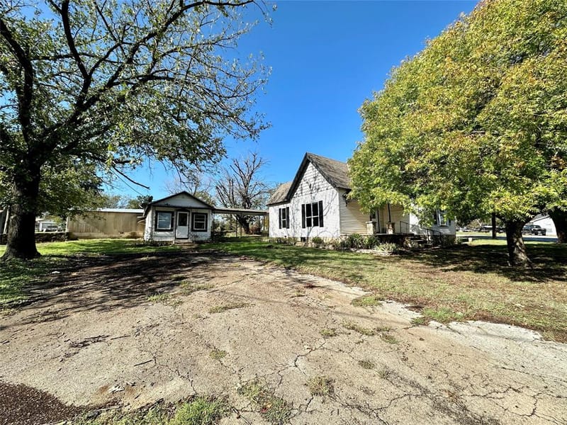 716 N Mesquite Street, Hico TX 76457 - Photo 6