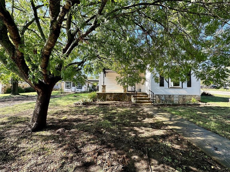 716 N Mesquite Street, Hico TX 76457 - Photo 7