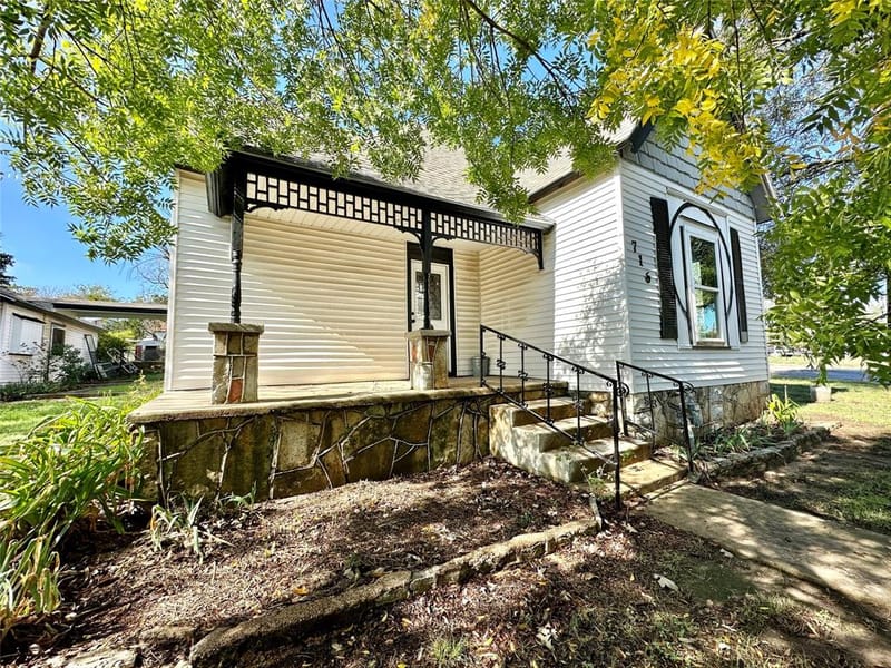 716 N Mesquite Street, Hico TX 76457 - Photo 3