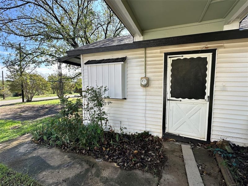 716 N Mesquite Street, Hico TX 76457 - Photo 5