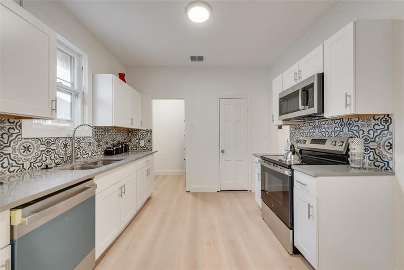 1205 W Arlington Avenue, Fort Worth TX 76110 - Photo 9