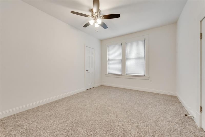 1205 W Arlington Avenue, Fort Worth TX 76110 - Photo 14