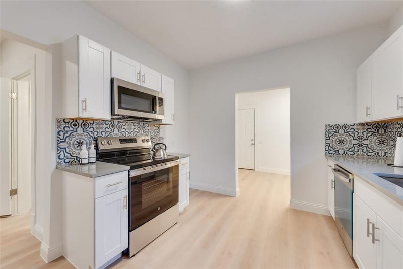 1205 W Arlington Avenue, Fort Worth TX 76110 - Photo 8