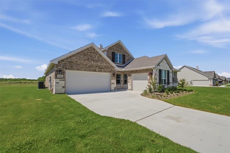810 County Road 200, Valley View TX 76272 - Photo 3