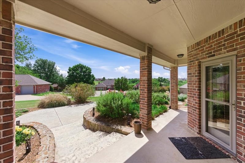 7517 Eagle Ridge Circle, Fort Worth TX 76179 - Photo 2