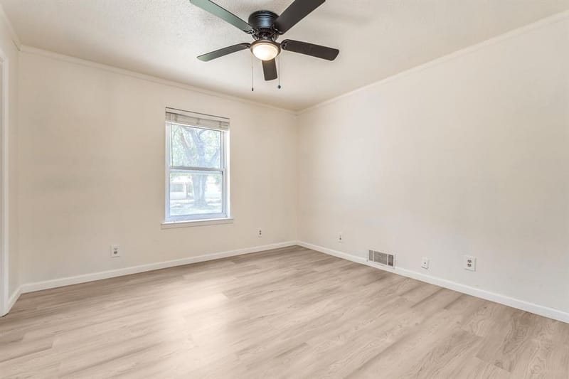 921 Evans Street, Bonham TX 75418 - Photo 16