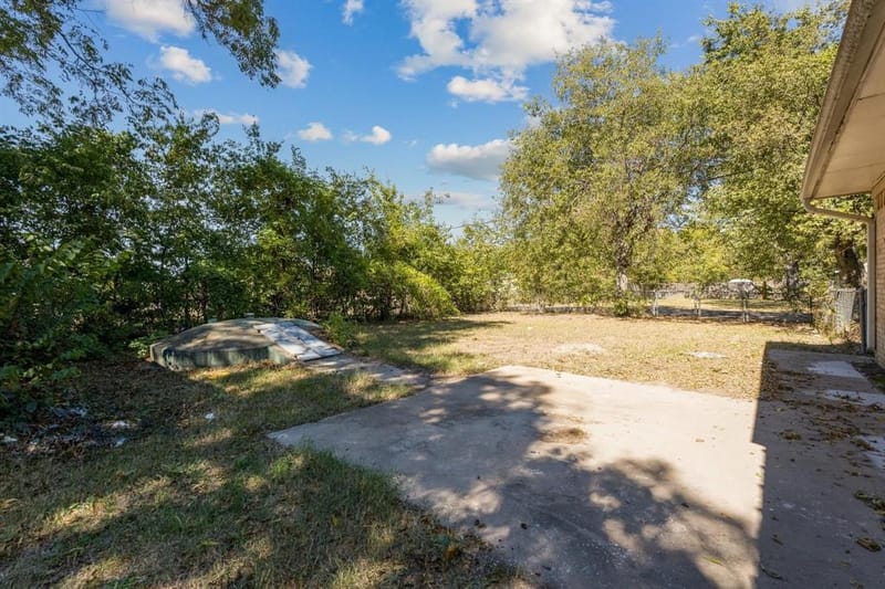 921 Evans Street, Bonham TX 75418 - Photo 28