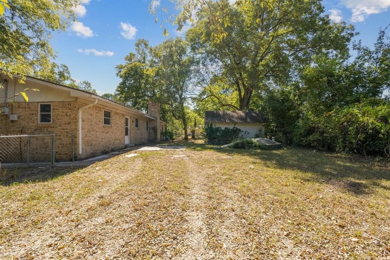 921 Evans Street, Bonham TX 75418 - Photo 25