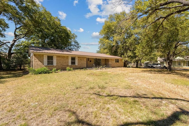 921 Evans Street, Bonham TX 75418 - Photo 21