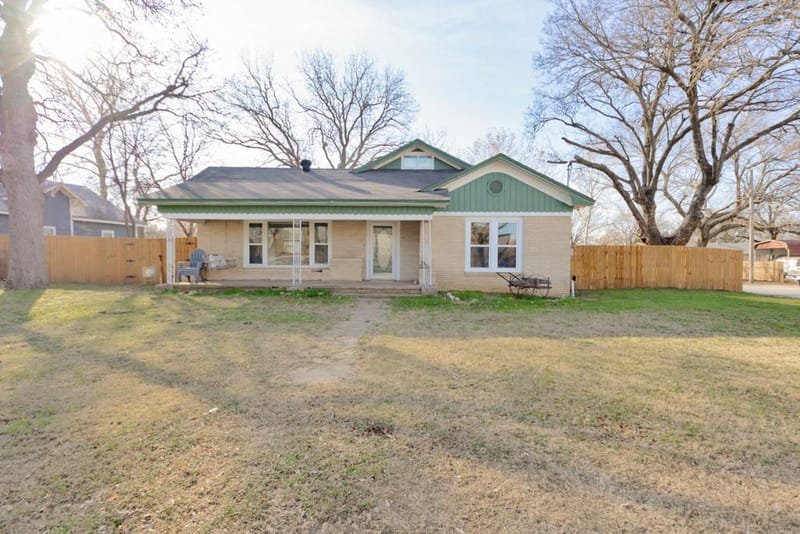 517 W Lamar Street, Alvord TX 76225 - Photo 17