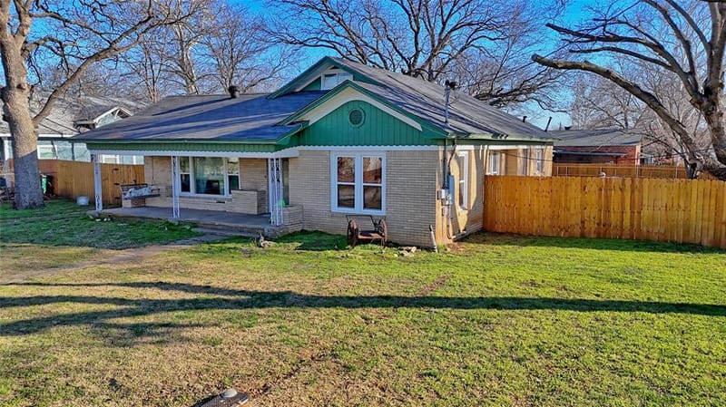 517 W Lamar Street, Alvord TX 76225 - Photo 3