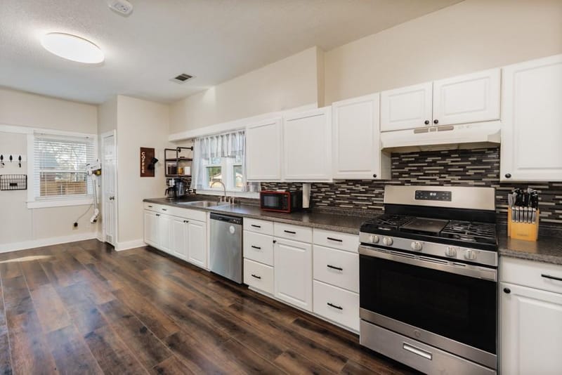 517 W Lamar Street, Alvord TX 76225 - Photo 9