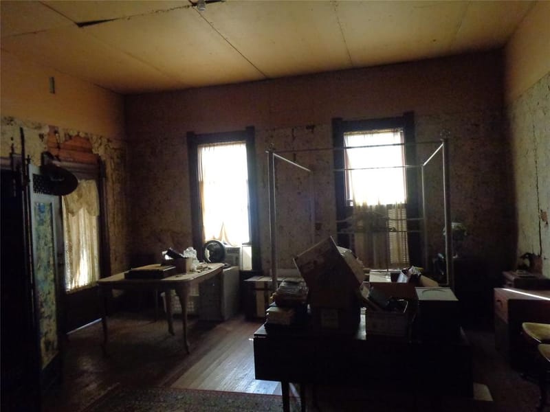 506 S 3rd Street, Grandview TX 76050 - Photo 10