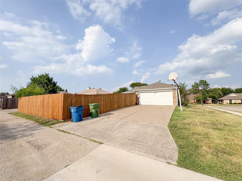 1602 Autumn Breeze Lane, Lewisville TX 75077 - Photo 9