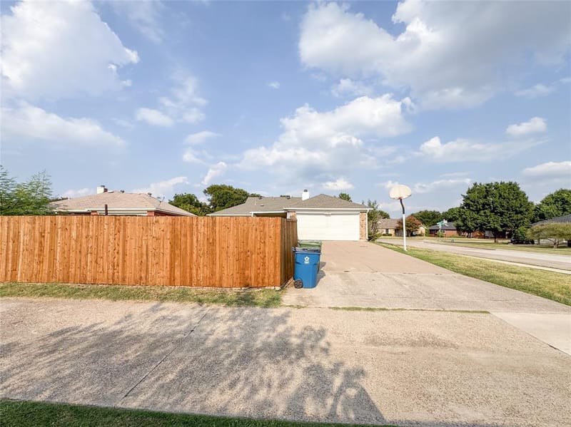 1602 Autumn Breeze Lane, Lewisville TX 75077 - Photo 10