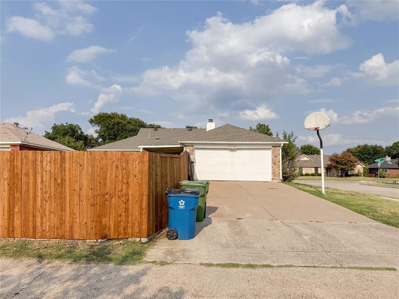 1602 Autumn Breeze Lane, Lewisville TX 75077 - Photo 11