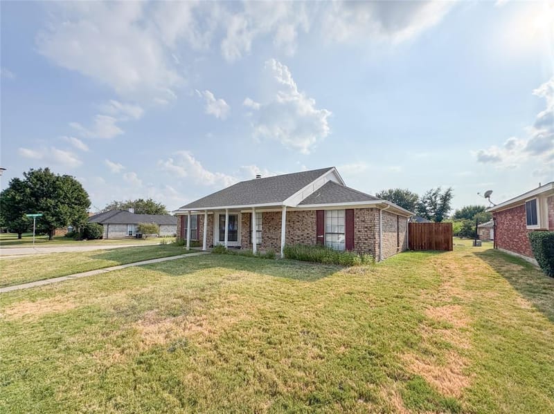 1602 Autumn Breeze Lane, Lewisville TX 75077 - Photo 4