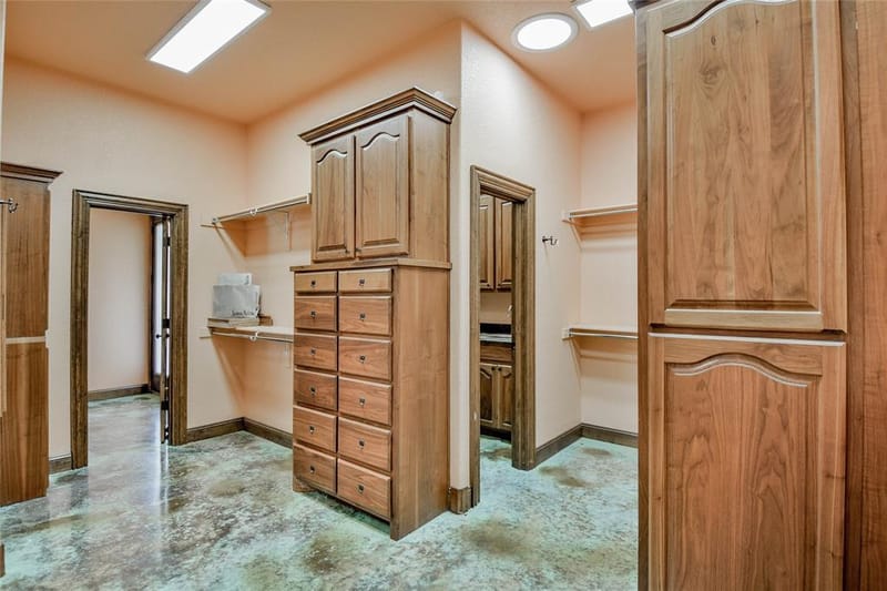 1501 S Chisholm Trail, Granbury TX 76048 - Photo 22
