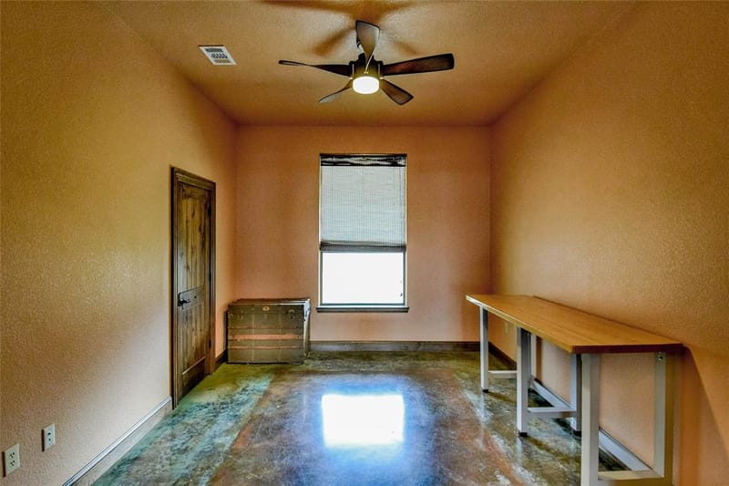 1501 S Chisholm Trail, Granbury TX 76048 - Photo 24