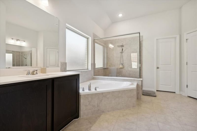 7045 Pecan Glen Place, Fort Worth TX 76120 - Photo 16