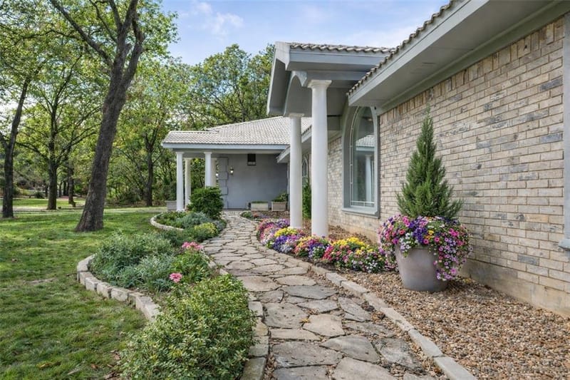 2525 Canyon Creek Drive, Sherman TX 75092 - Photo 2