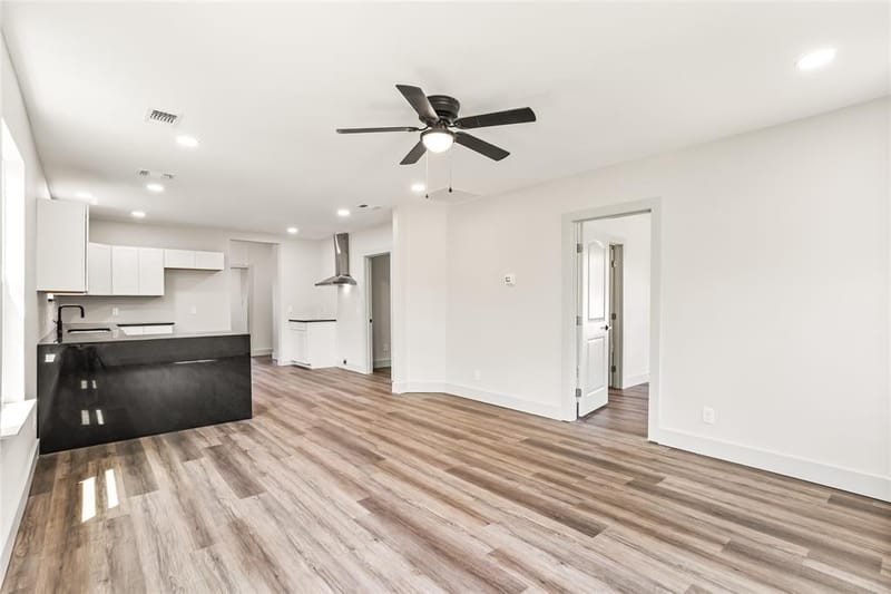 1127 W Morgan Street, Denison TX 75020 - Photo 2