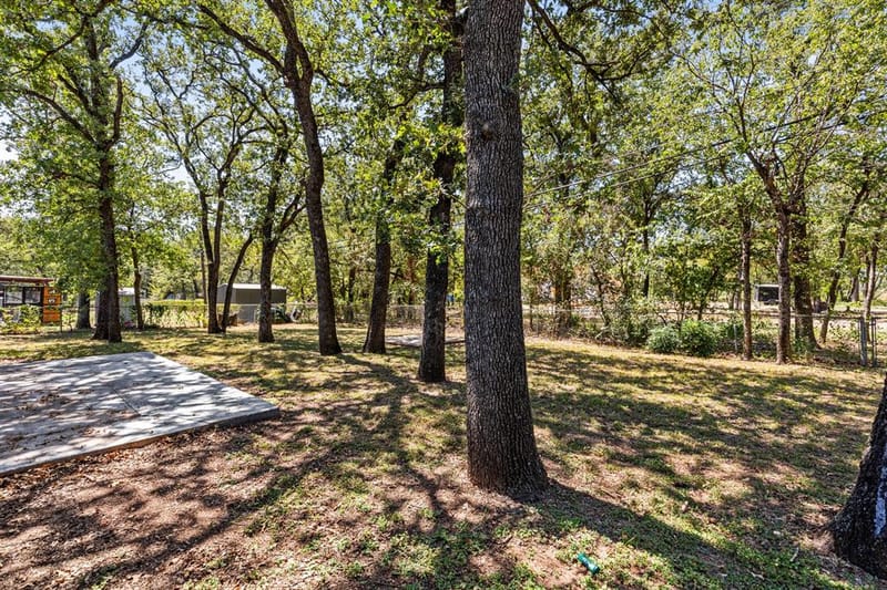 322 S BARBARA, Lacy Lakeview TX 76705 - Photo 13