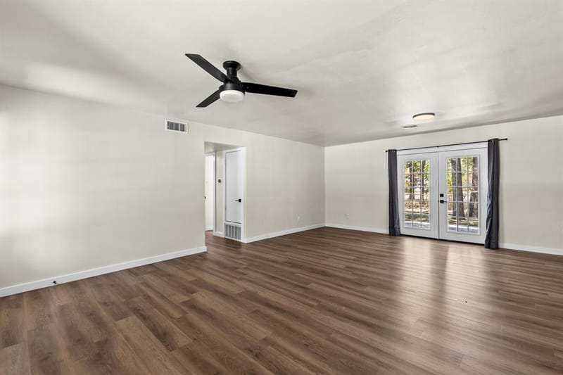 322 S BARBARA, Lacy Lakeview TX 76705 - Photo 17