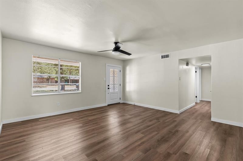322 S BARBARA, Lacy Lakeview TX 76705 - Photo 16