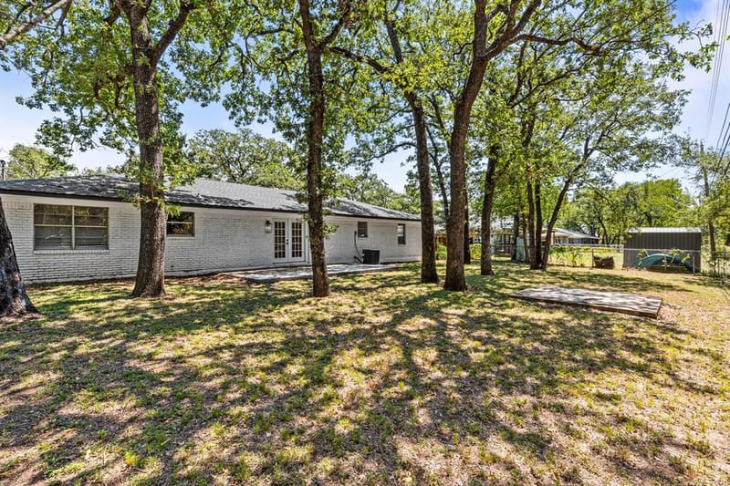 322 S BARBARA, Lacy Lakeview TX 76705 - Photo 12