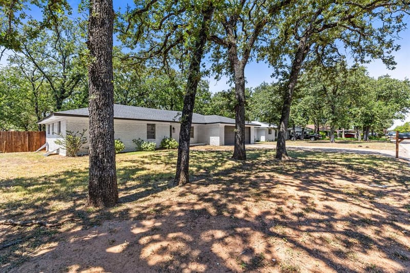 322 S BARBARA, Lacy Lakeview TX 76705 - Photo 5