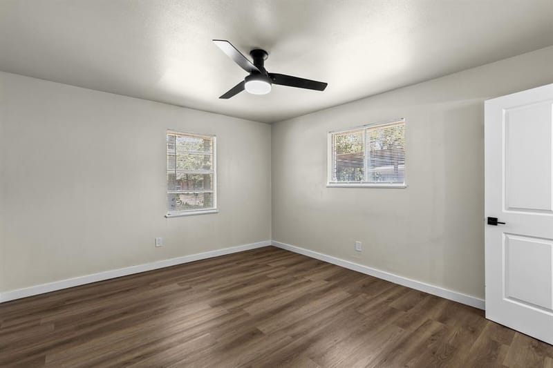 322 S BARBARA, Lacy Lakeview TX 76705 - Photo 33