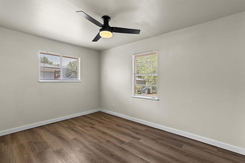 322 S BARBARA, Lacy Lakeview TX 76705 - Photo 31