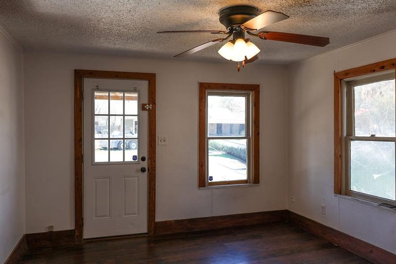 955 N Stephen Avenue, Stephenville TX 76401 - Photo 8