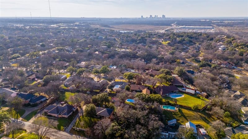 305 Cedar Creek Court, Fort Worth TX 76103 - Photo 29