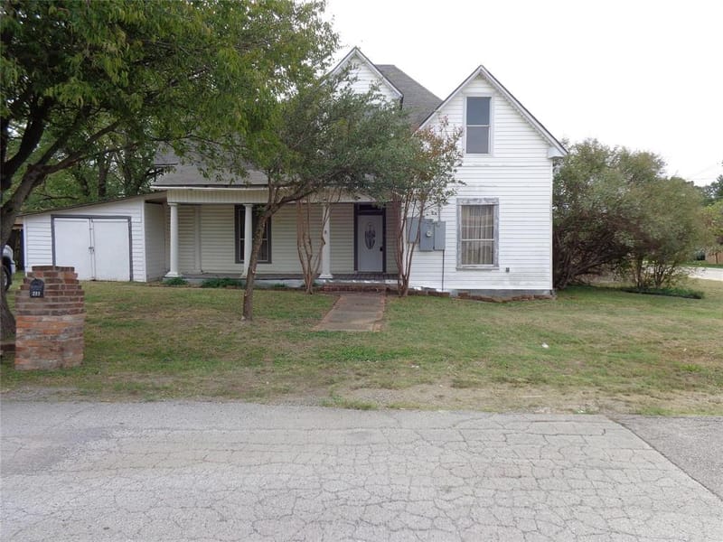 211 W Purdom Avenue, Alvarado TX 76009 - Photo 2