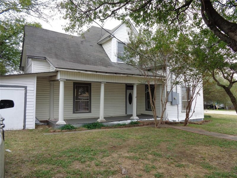 211 W Purdom Avenue, Alvarado TX 76009