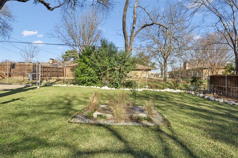2715 Bonnywood Lane, Dallas TX 75233 - Photo 33