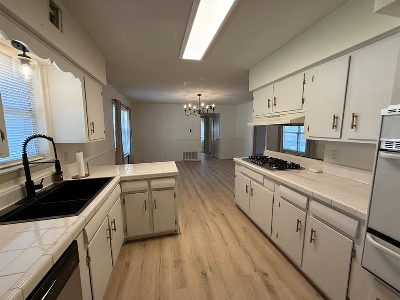 2206 12th Street, Brownwood TX 76801 - Photo 5