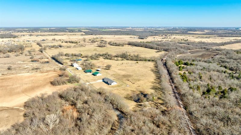 3356 OLD DORCHESTER RD, Sherman TX 75092 - Photo 10