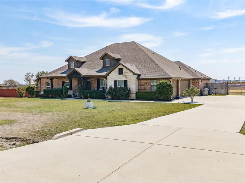 217 Heather Lane, Decatur TX 76234 - Photo 4