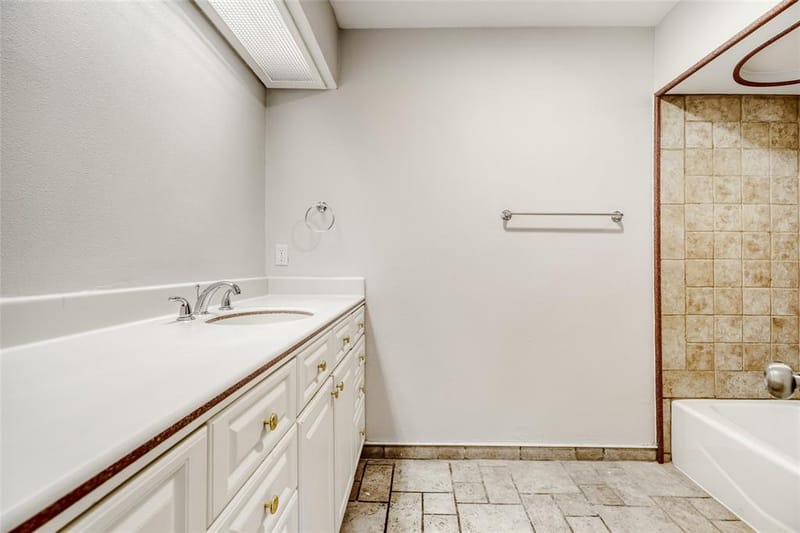 6639 Winterwood Lane, Dallas TX 75248 - Photo 23